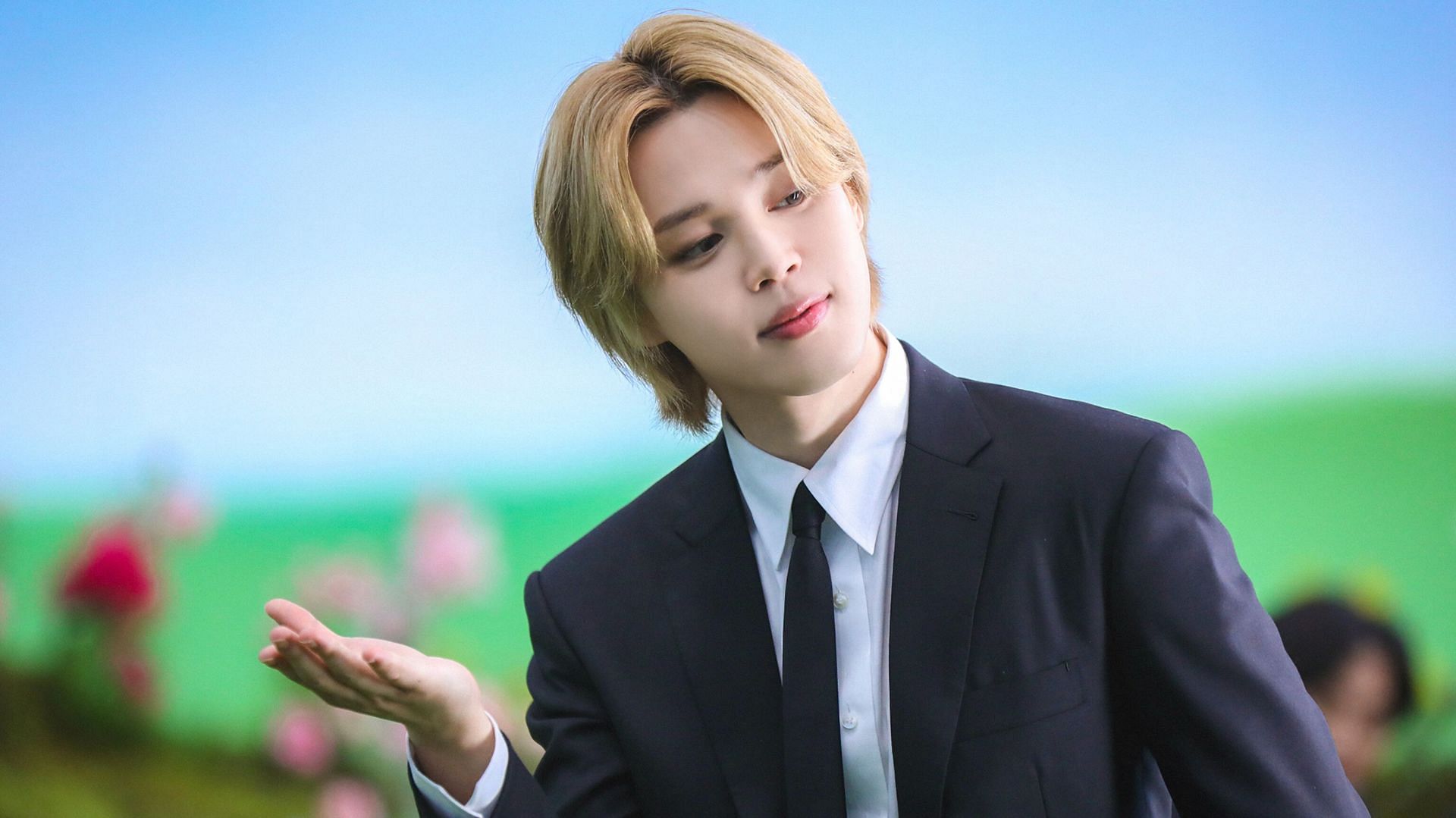 Muse singer always wanted to be a police officer (Image via @bts_bighit/X)